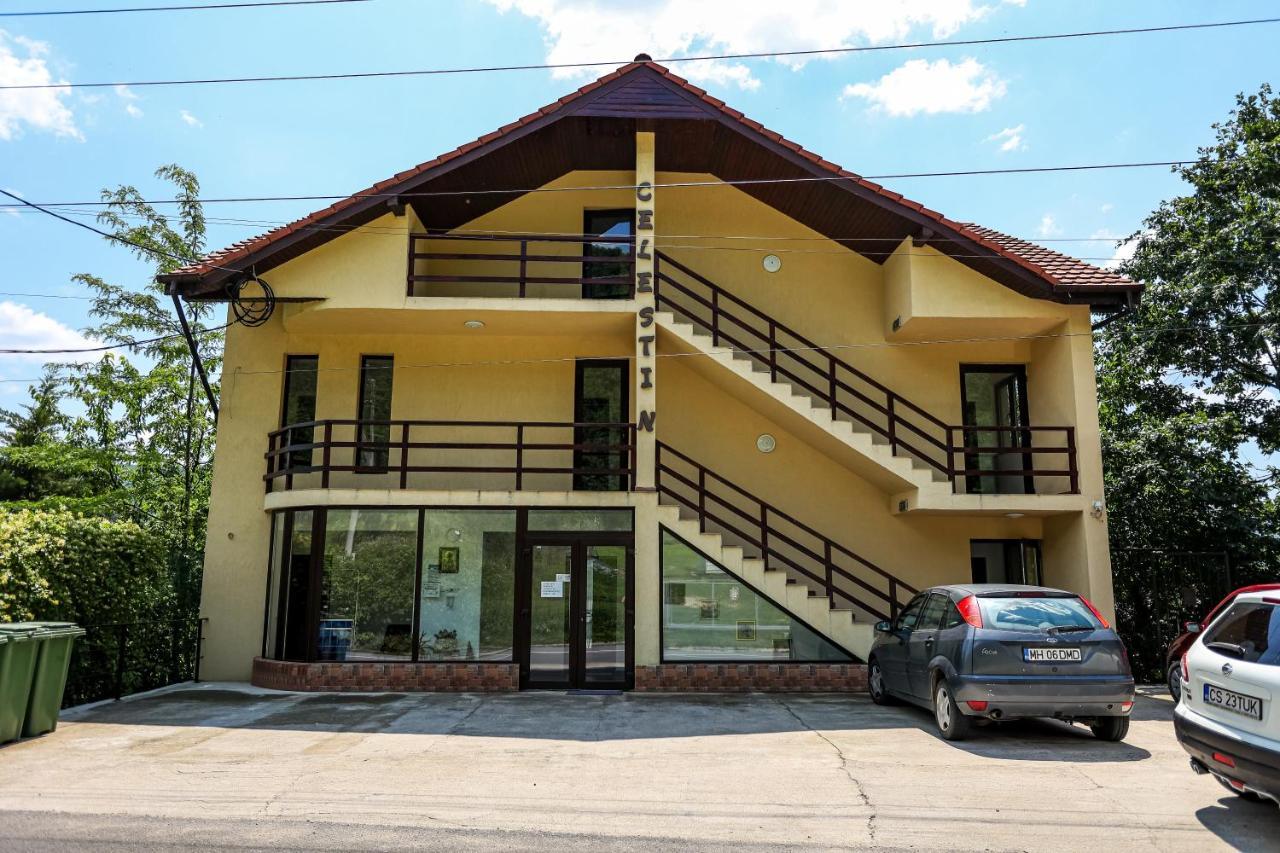 Pensiunea Celestin Ieşelniţa 외부 사진